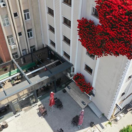 Mbi Travel Inn Крайова Екстериор снимка