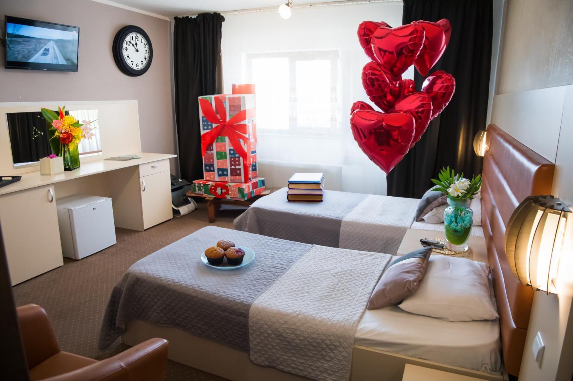 Mbi Travel Inn Крайова Екстериор снимка