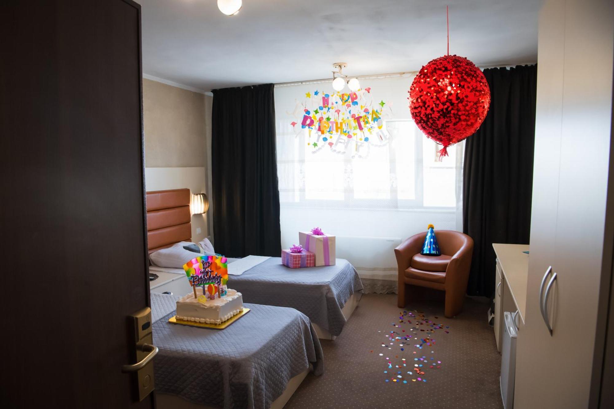 Mbi Travel Inn Крайова Екстериор снимка