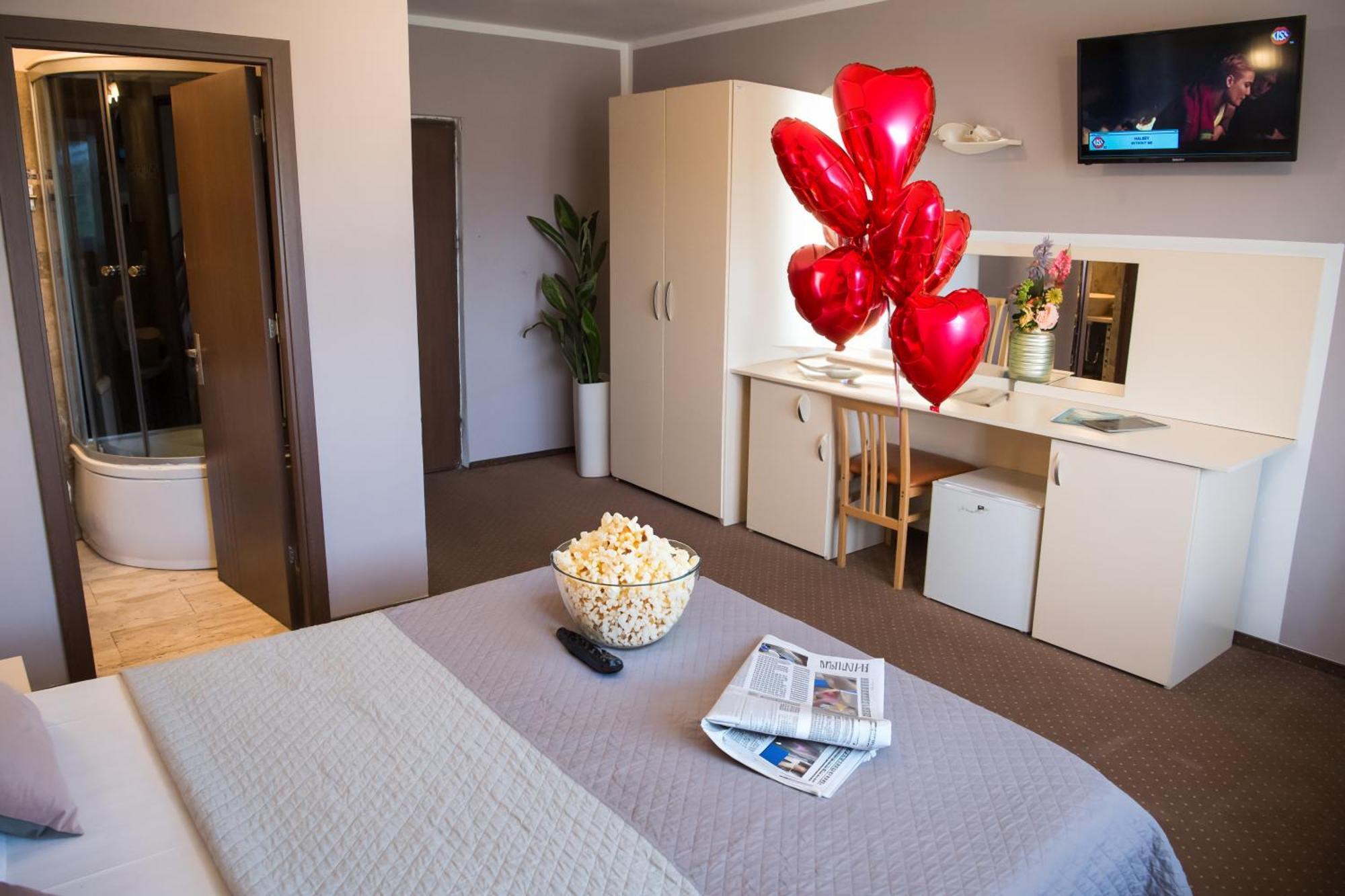 Mbi Travel Inn Крайова Екстериор снимка